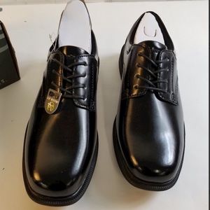 New Pair of Comfort Dress Shoes Size 9.5 W